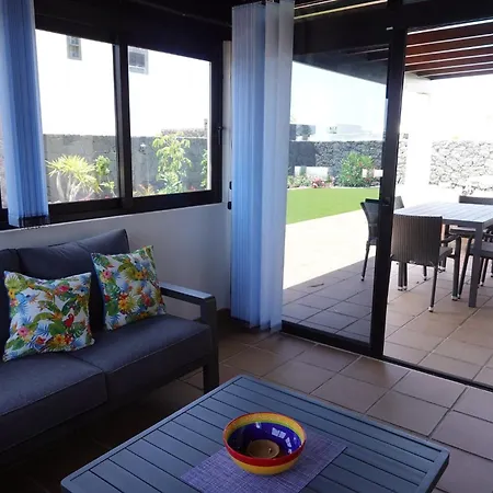 Вилла Endearing Lanzarote Dorada 3 Bedrooms Private Pool *