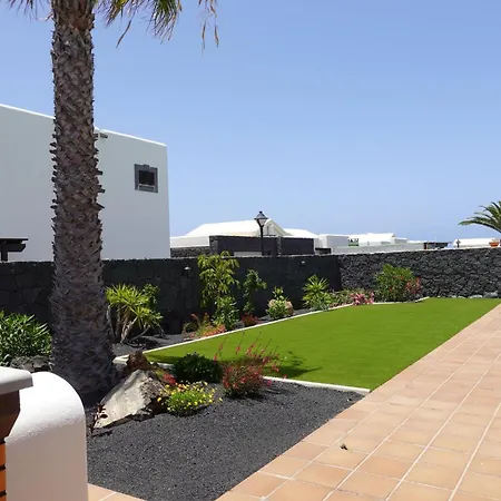 Вилла Endearing Lanzarote Dorada 3 Bedrooms Private Pool