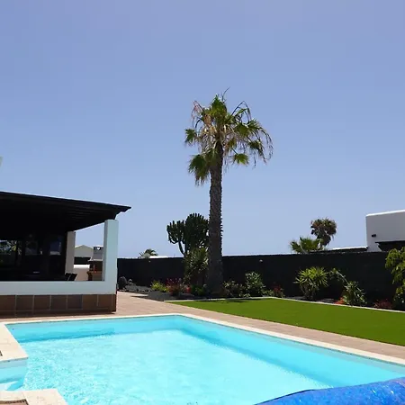 Вилла Endearing Lanzarote Dorada 3 Bedrooms Private Pool