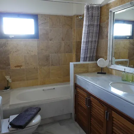 Вилла Endearing Lanzarote Dorada 3 Bedrooms Private Pool Коста Бланка