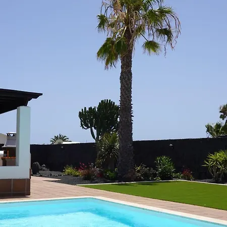 Endearing Lanzarote Dorada 3 Bedrooms Private Pool Вилла *