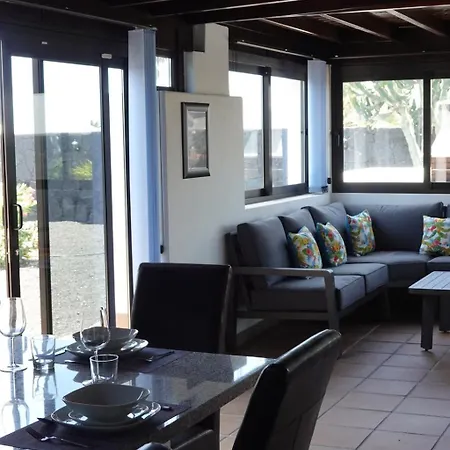 Вилла Endearing Lanzarote Dorada 3 Bedrooms Private Pool *