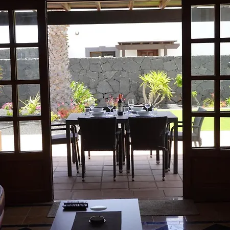 Endearing Lanzarote Dorada 3 Bedrooms Private Pool Вилла